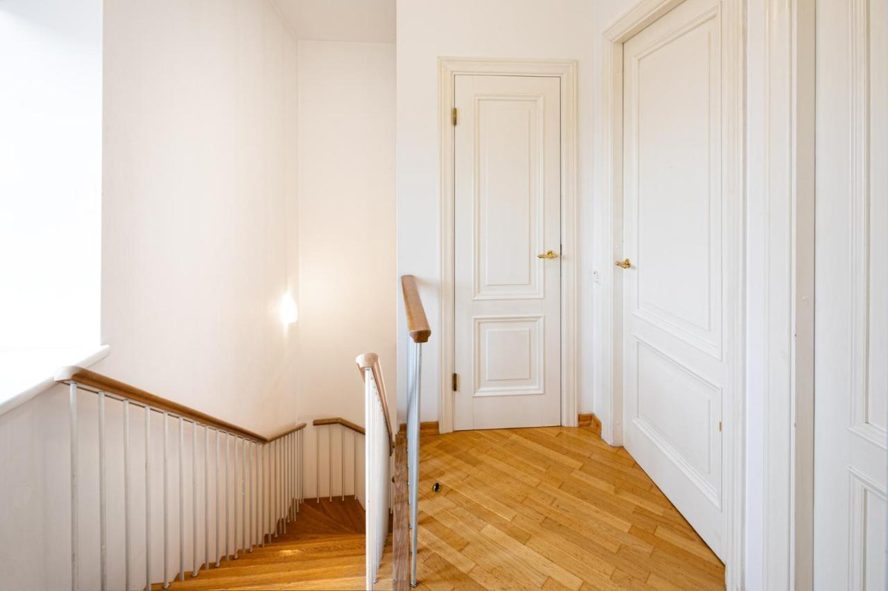 Old Riga Two Floor Palasta Loft Apartment With River View Zewnętrze zdjęcie